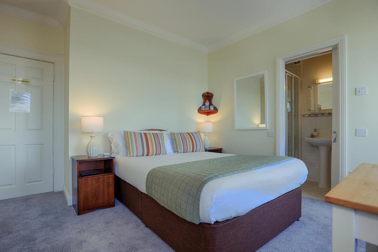 The Waterfront (Adults Only) Hotel Дингъл Екстериор снимка
