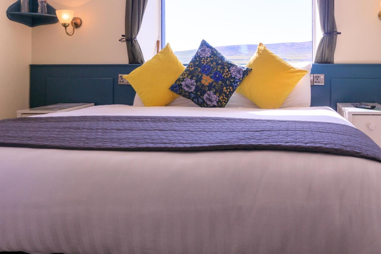The Waterfront (Adults Only) Hotel Дингъл Екстериор снимка