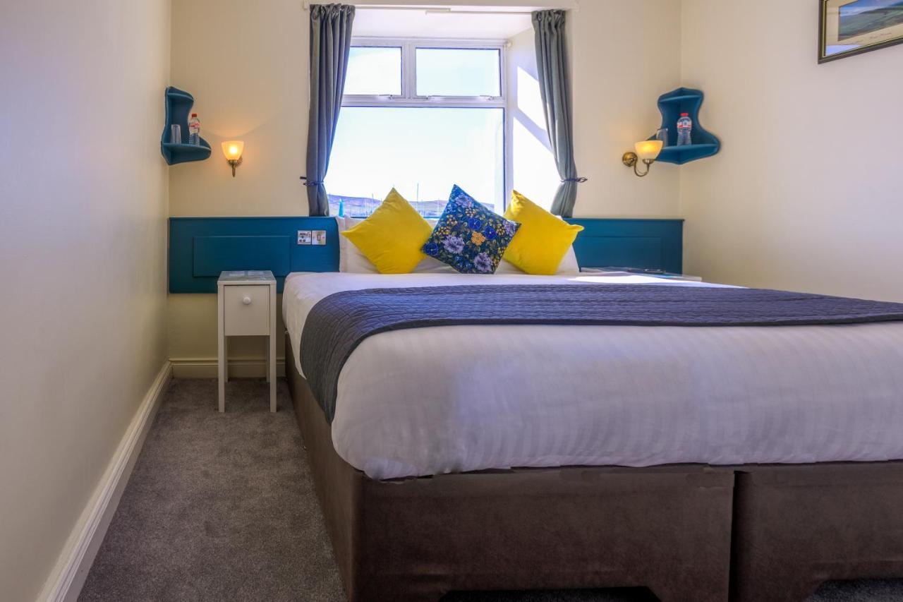The Waterfront (Adults Only) Hotel Дингъл Екстериор снимка